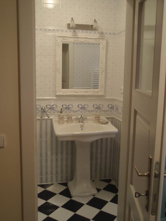Apartman Nostalgie เตลช์ ภายนอก รูปภาพ