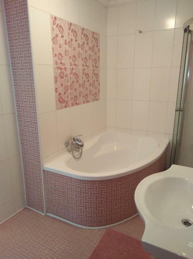 Apartman Nostalgie เตลช์ ภายนอก รูปภาพ
