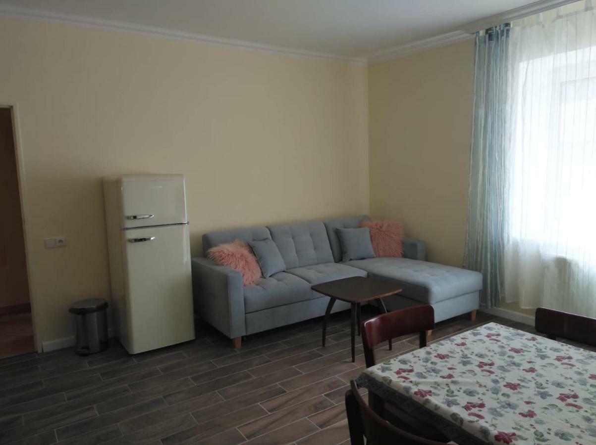 Apartman Nostalgie เตลช์ ภายนอก รูปภาพ
